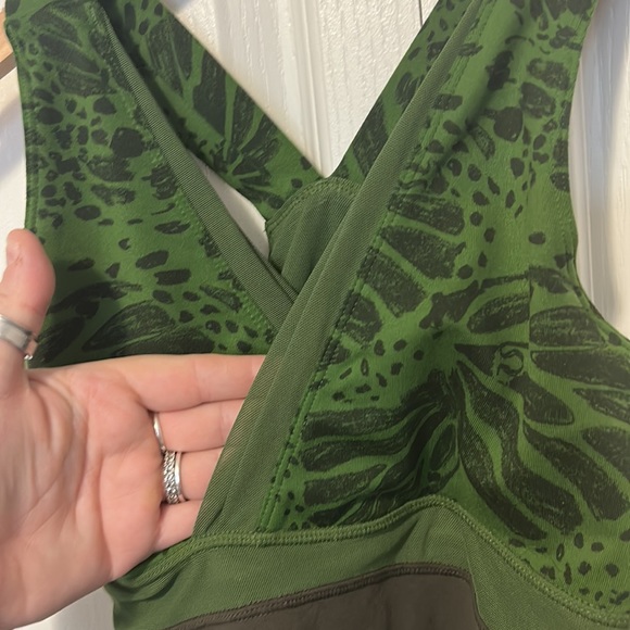 Lululemon Tank size 4 - Picture 5 of 6